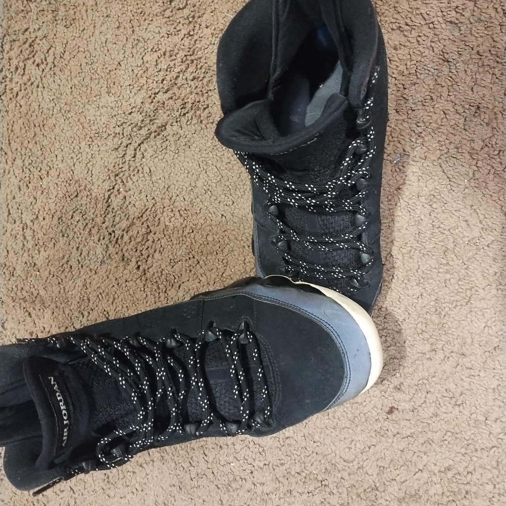 Shoes - Picture 3 of 10
